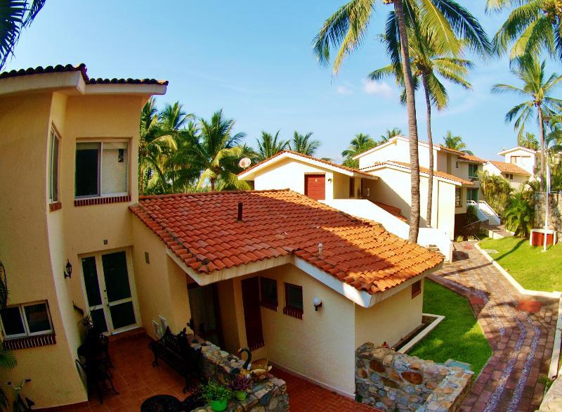Villas Del Palmar Manzanillo With Beach Club Екстер'єр фото